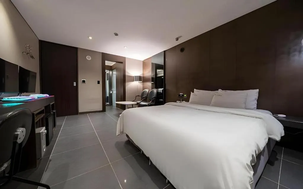 Hotel Lava Seocho Soul 3*,